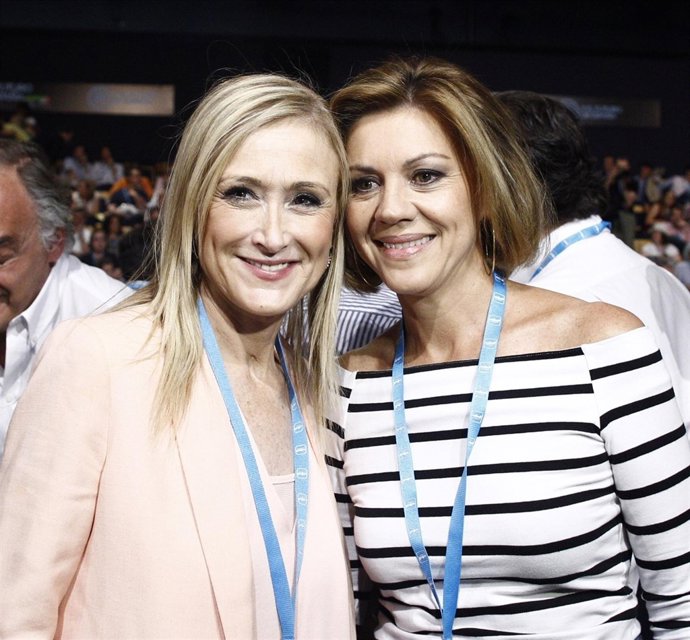 María Dolores de Cospedal y Cristina Cifuentes en la conferencia del PP 