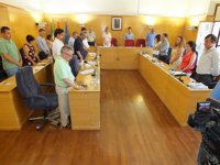 Guadix guarda un minuto de silencio por la limpiadora accitana fallecida tras ser agredida en el Nervión Plaza