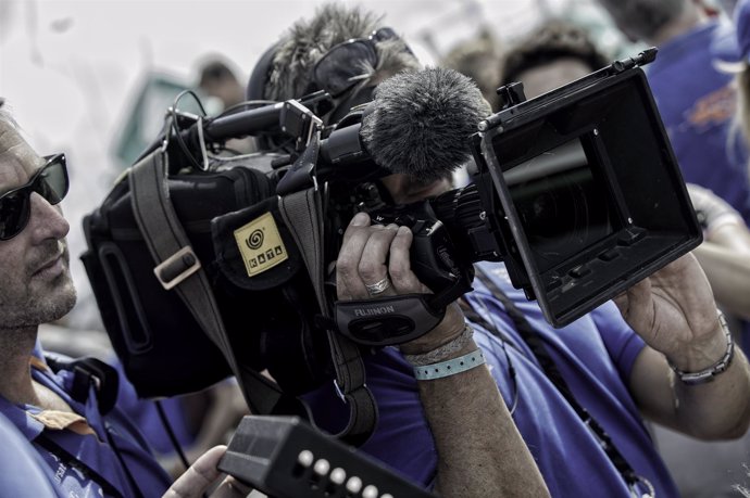 Un cámara graba durante la Volvo Ocean Race