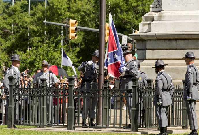 Retirada de la bandera confederada en Carolina del Sur