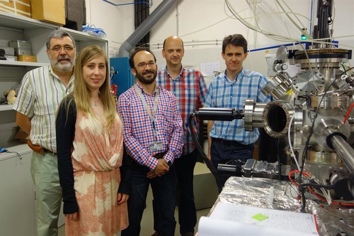 Investigadores avanzan en materiales para almacenar información a bajo consumo