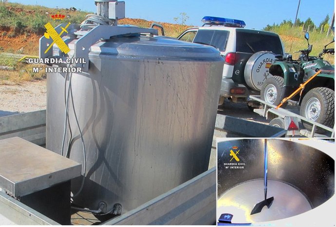 Imagen de los depósitos de leche intervenidos