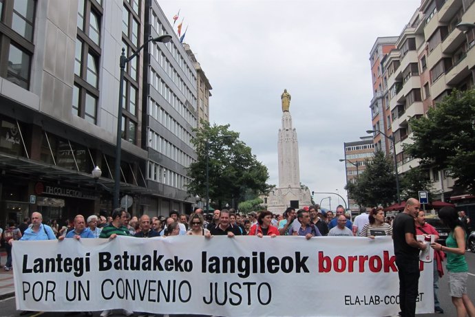 Manifestación de trabajadores de Lantegi Batuak