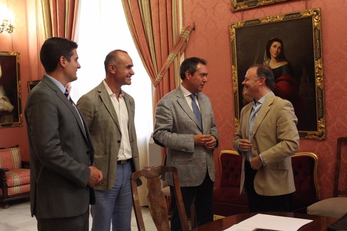 Reunión del Ayuntamiento de Sevilla e Iberia