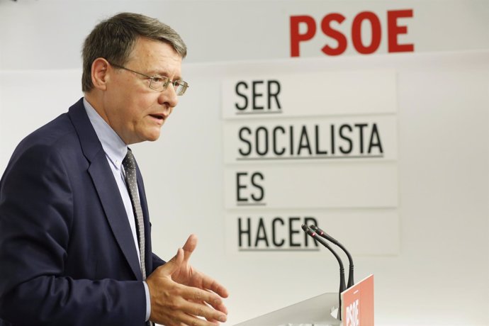 Jordi Sevilla en la sede del PSOE