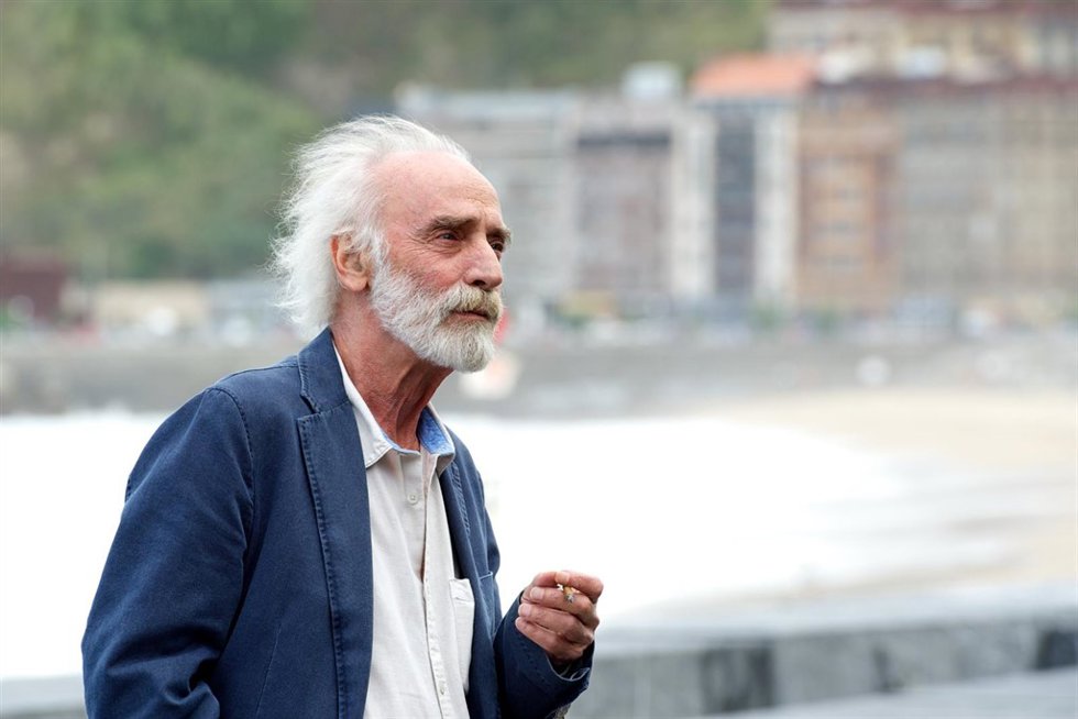 Multitudinaria despedida en Twitter por la muerte de Javier Krahe