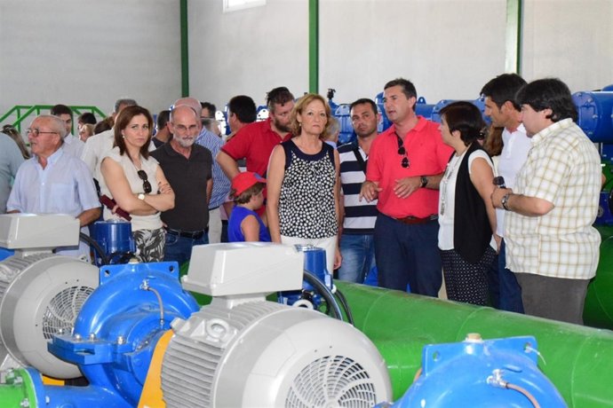 La consejera de Agricultura, Carmen Ortiz, en Baza