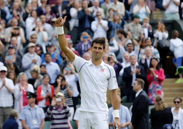 Djokovic se pone serio para estar en las semifinales de Wimbledon