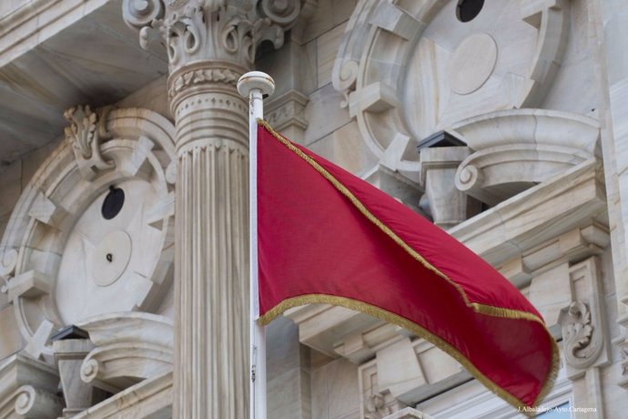 Imagen de la bandera cantonal en el Ayuntamiento de Cartagena