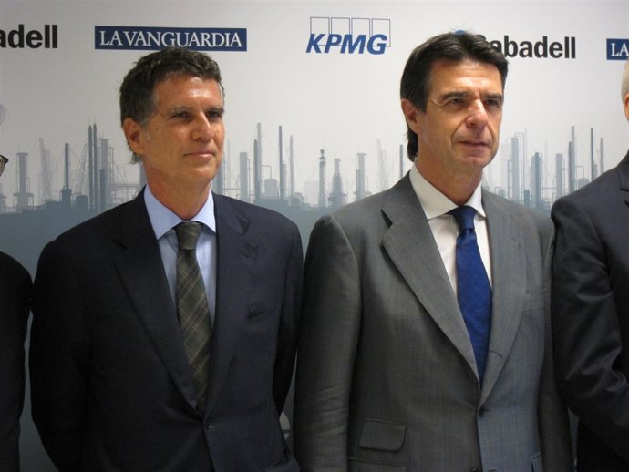 El consejero delegado de Banco Sabadell J.Guardiola y el ministro J.M.Soria