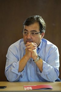 Vara defiende que si hay un imputado por "meter la mano", debe dejar los cargos