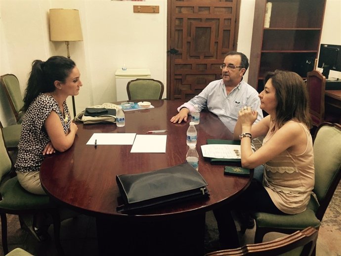 Gómez (izda.) y López Alejandre (izda.) durante la reunión