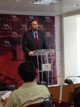 El portavoz del Grupo Parlamentario Popular, Víctor Manuel Martínez