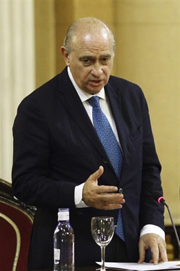 Jorge Fernández Díaz inaugura la jornada Mujer e igualdad en el Senado