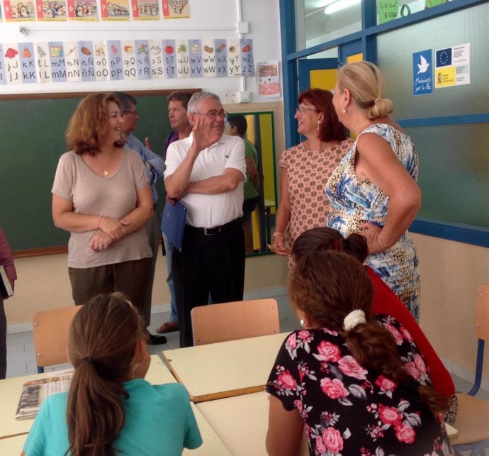 García Lorca visita la escuela de verano de El Puche