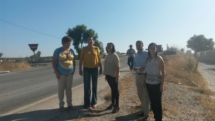 La secretaria general del PP-A, Dolores López, durante la visita