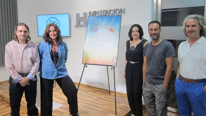 La diputada de Cultura de Huelva, Aurora Vélez, presenta programa del Muelle.