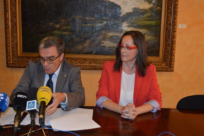 El alcalde de Lleida, el socialista Àngel Ros y la concejal de C’s Ángeles Ribes