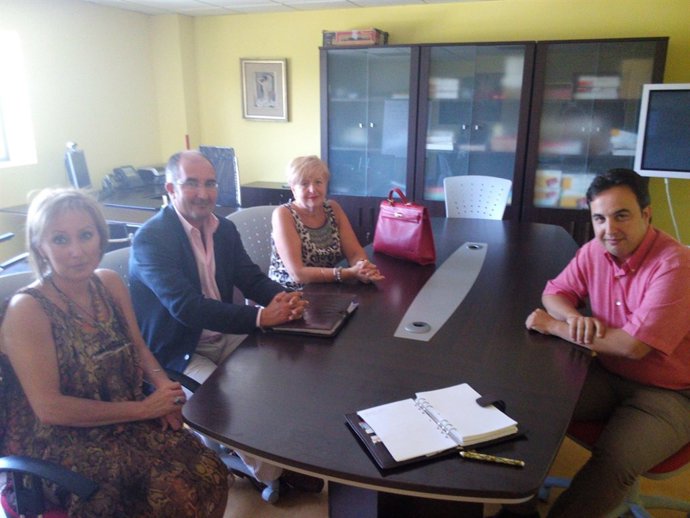 Reunión con asociaciones de comerciantes