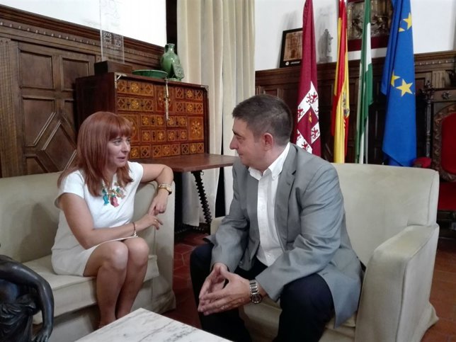 Francisco Reyes reunido con la alcaldesa de Úbeda, Antonia Olivares