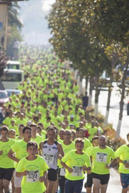 Corredores carrera solidaria Noja 
