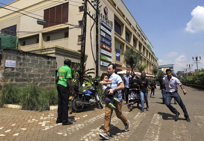 Asalto de individuos armados al centro comercial Westgate de Nairobi