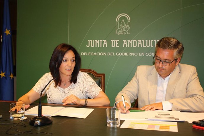 Crespín y el director provincial de Andalucía Emprende, Juan Manuel Trujillo