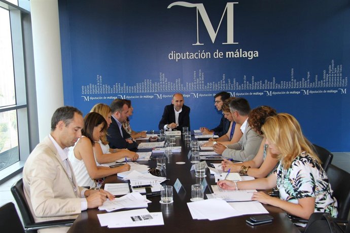 Psoe diputación ahorro cargos confianza conejo