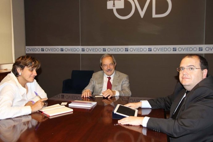 Reunión entre ALSA y el Gobierno municipal. 