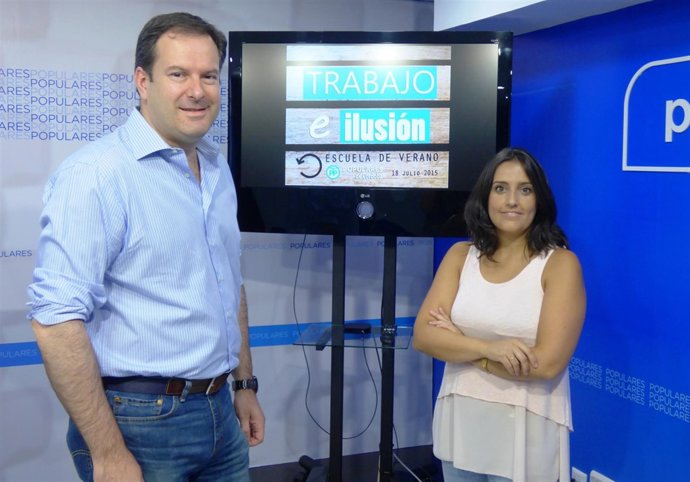 Adolfo Molina y Beatriz Jurado en la sede del PP