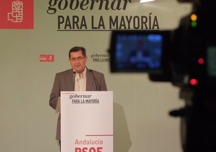 José Entrena en rueda de prensa.