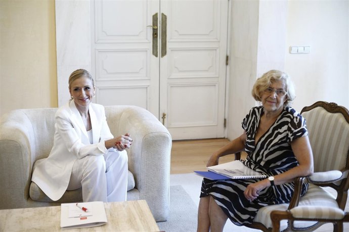 Cristina Cifuentes y Manuela Carmena
