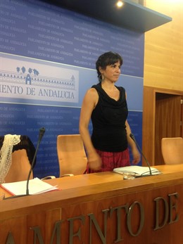 Teresa Rodríguez antes de la rueda de prensa
