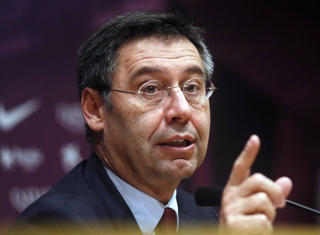 Barcelona's President Josep Maria Bartomeu attends a news conference at Camp Nou