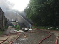 Al menos cuatro atrapados por una explosión en una fábrica de harina en el centro de Inglaterra