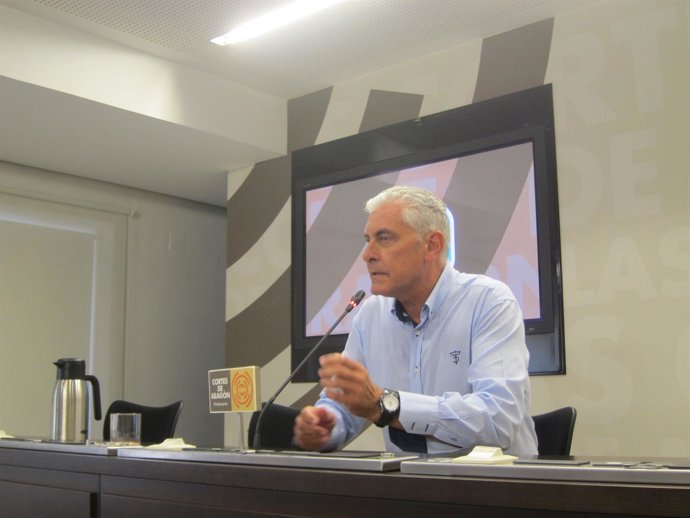 Antonio Suárez, este viernes en rueda de prensa en las Cortes