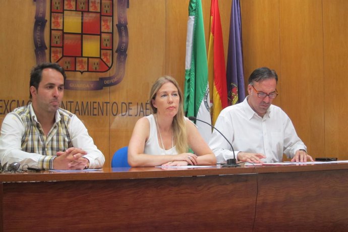 Los concejales de C's en Jaén, Iván Martínez, Salud Anguita y Víctor Santiago.