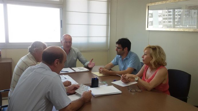 Jiménez reunido con la empresa Alsa para el refuerzo de líneas