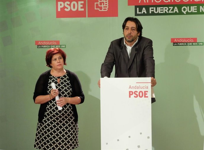 Francisco Domene y Elvira Ramón en rueda de prensa
