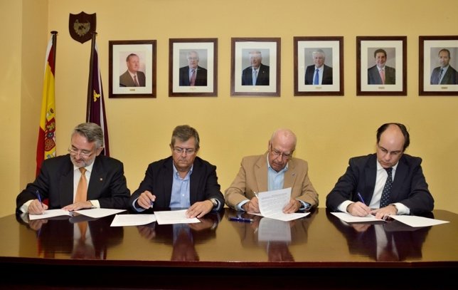 Los decanos firman el documento