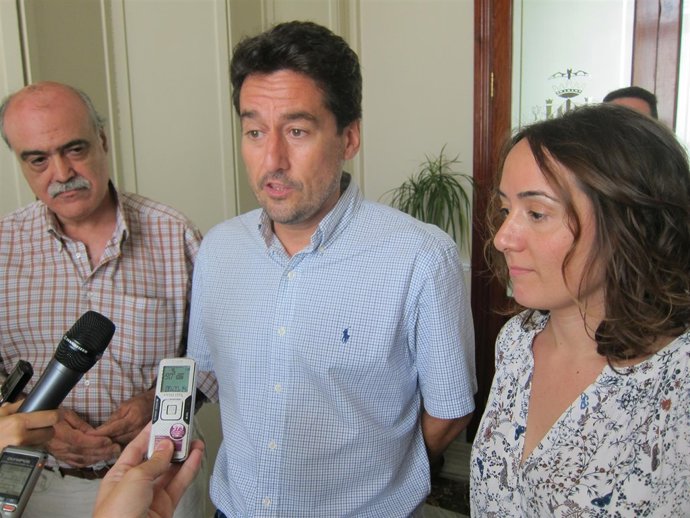 Peris, Tello y Alonso, durante la rueda de prensa