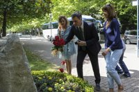 Pedro Sánchez se compromete en Euskadi con la memoria y la reparación de las víctimas