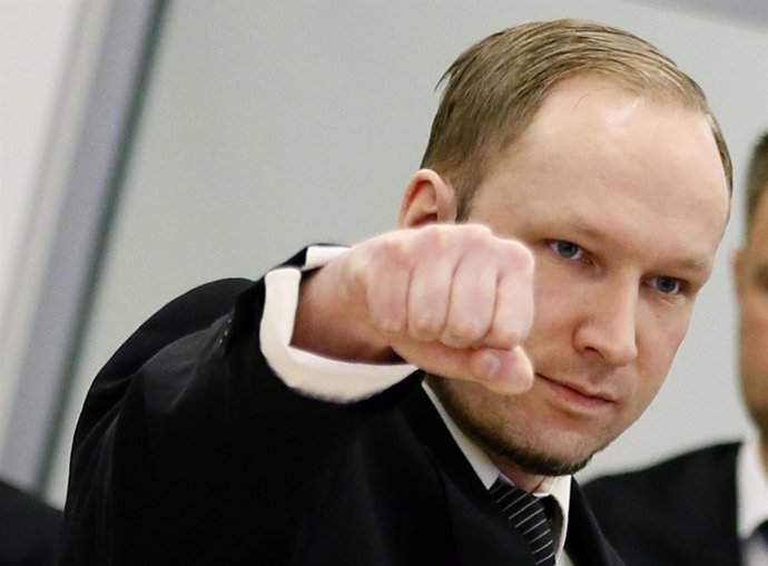 Breivik Vuelve A Repetir El Saludo Fascista Al Inicio Del Juicio