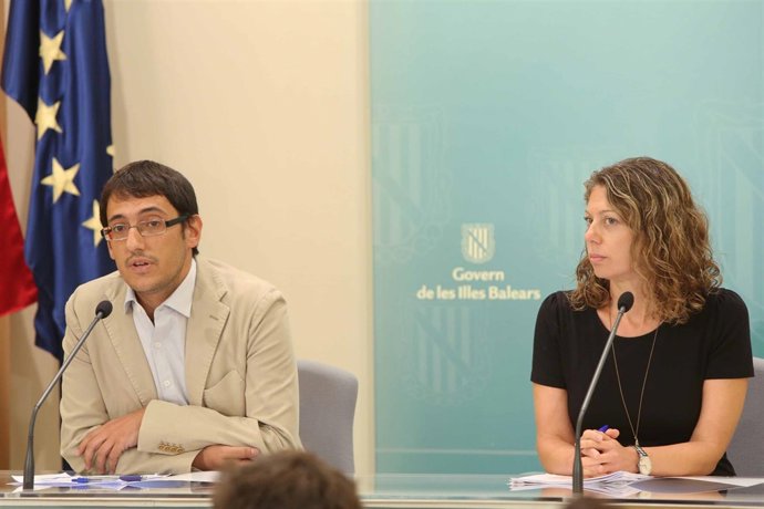 El Conseller Negueruela y la dir. Gral. Pilar Sansó