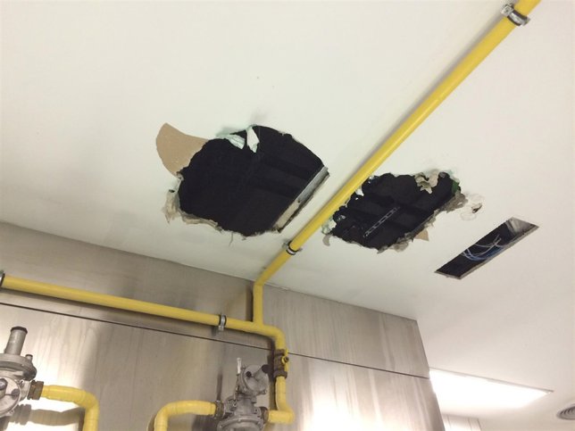 Hundimiento del techo de cocina del HUCA. 