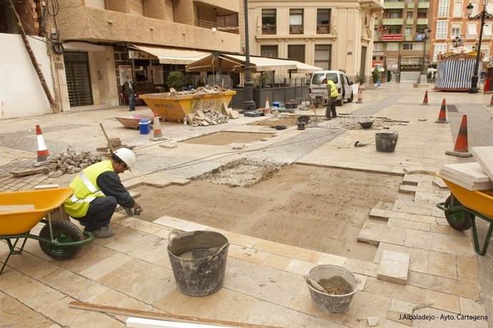 Obras para reparar los socavones de José María Artes