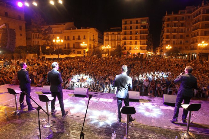 La Gran Nit de Juliol en la plaza de la Virgen