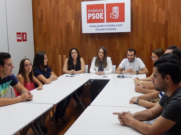 Reunión de la secretaria de Educación y Universidades del PSOE-A, Esther Ruiz
