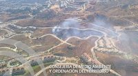 Extinguido un incendio en la urbanización Riviera del Sol en Mijas