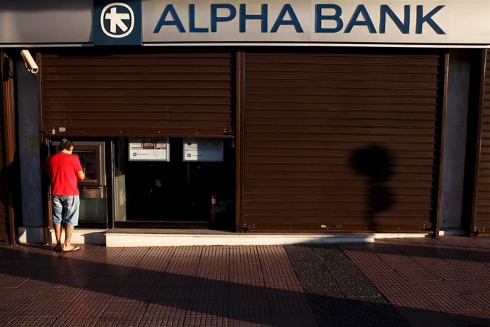 Un cajero del banco Alpha Bank en Atenas